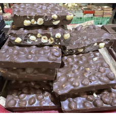 Молочний шоколад з цільним лісовим горіхом ( Бельгія)